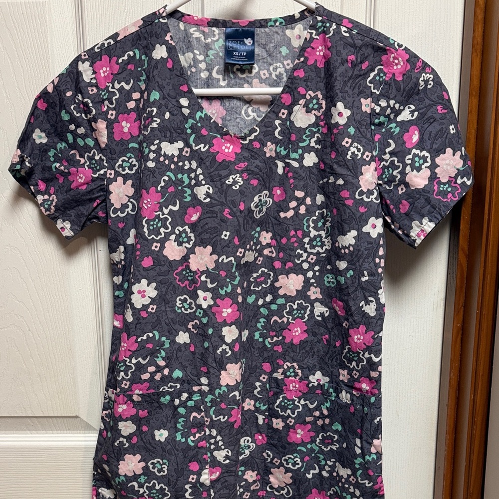 Women's Floral Short Sleeve Top - Pink and Gray Scrub Top